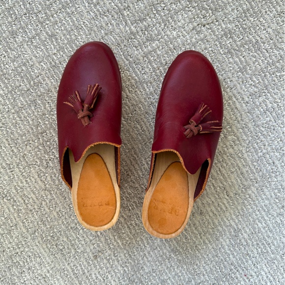 NEW BRYR Clogs with Burgundy Leather and Tassles, Sz 36 - Picture 1 of 6